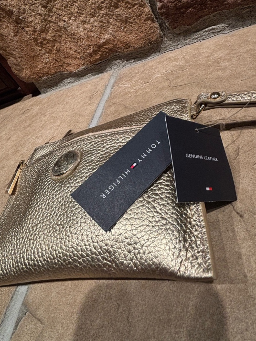 NWT Tommy Hilfiger Metallic Gold Leather Wristlet Clutch - Picture 5 of 8